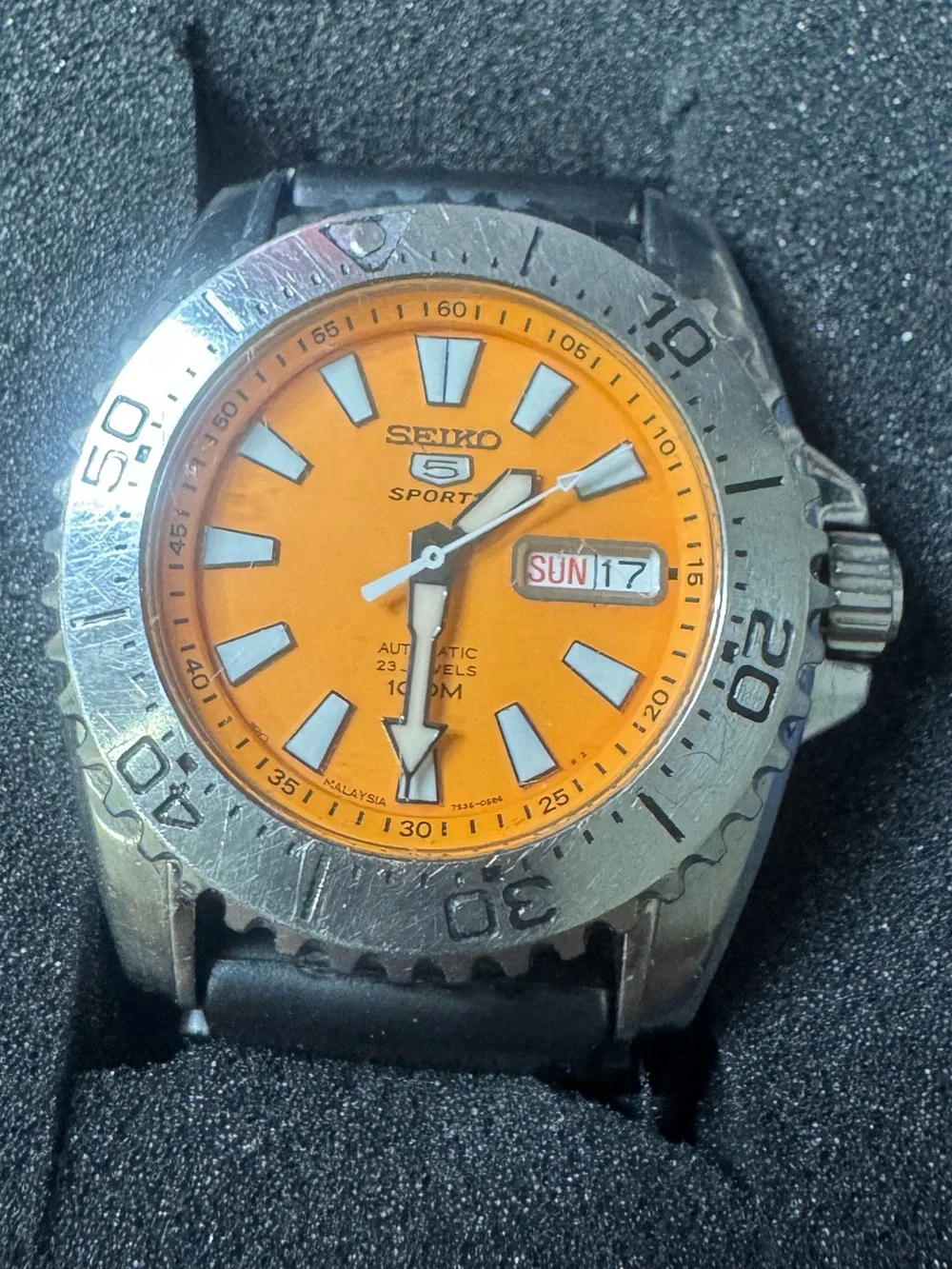 #189 Seiko five automatic 23 Jewels 100 meter